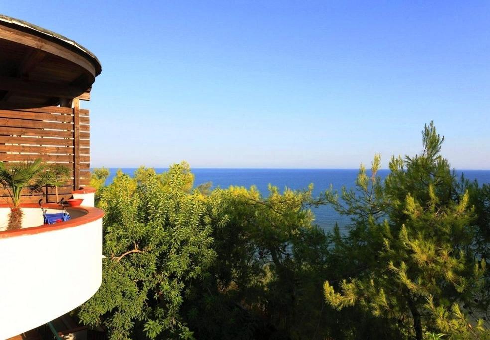 Hotel Villaggio Costa Ripa Rodi Garganico Exterior photo