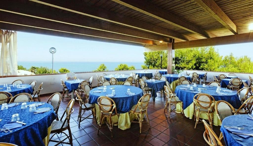 Hotel Villaggio Costa Ripa Rodi Garganico Exterior photo