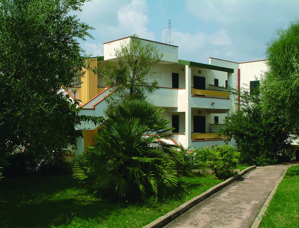 Hotel Villaggio Costa Ripa Rodi Garganico Exterior photo
